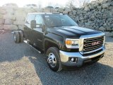 2015 GMC Sierra 3500HD SLE Crew Cab 4x4 Dual Rear Wheel Chassis Front 3/4 View