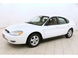 2006 Ford Taurus SE Front 3/4 View
