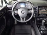 2014 Volkswagen Touareg V6 Sport 4Motion Dashboard