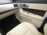 2014 Jaguar XF 2.0T Front Seat