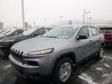 2014 Jeep Cherokee Sport 4x4 Front 3/4 View
