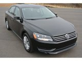 2014 Volkswagen Passat 2.5L S Front 3/4 View