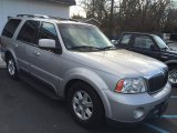 2003 Lincoln Navigator Luxury 4x4 Front 3/4 View