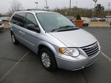 2005 Chrysler Town & Country LX Front 3/4 View