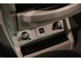 2013 Volkswagen Routan SEL Premium Controls