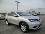 2014 Nissan Rogue SV AWD Front 3/4 View