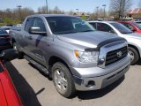2007 Toyota Tundra SR5 Double Cab 4x4 Front 3/4 View