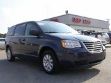 2009 Modern Blue Pearl Chrysler Town & Country LX #9332572