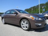 2014 Nissan Altima 3.5 SL Front 3/4 View