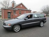 2004 Volvo V70 2.5T Front 3/4 View