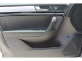 2014 Volkswagen Touareg TDI Sport 4Motion Door Panel
