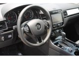 2014 Volkswagen Touareg TDI Sport 4Motion Dashboard