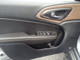 2015 Chrysler 200 C AWD Door Panel
