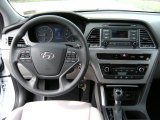 2015 Hyundai Sonata SE Dashboard