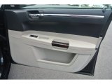 2007 Chrysler 300 C HEMI Door Panel