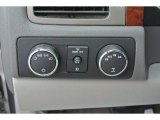 2009 Chevrolet Suburban LT 4x4 Controls