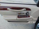 2006 Lincoln Town Car Signature Limited Door Panel