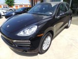 2014 Porsche Cayenne S Hybrid Front 3/4 View