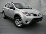 2014 Toyota RAV4 LE Front 3/4 View