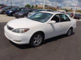 2002 Toyota Camry SE Front 3/4 View