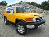2007 Toyota FJ Cruiser 4WD Front 3/4 View