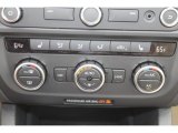 2014 Volkswagen Jetta Hybrid SEL Controls
