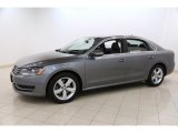 2012 Volkswagen Passat 2.5L SE Front 3/4 View
