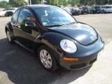 2009 Volkswagen New Beetle 2.5 Coupe Front 3/4 View