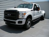 2015 Ford F350 Super Duty XL Crew Cab 4x4 DRW Front 3/4 View
