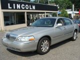 2007 Lincoln Town Car Signature Limited Front 3/4 View