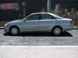 2005 Mineral Green Opalescent Toyota Camry LE #9503568