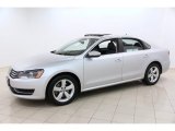 2012 Volkswagen Passat 2.5L SE Front 3/4 View
