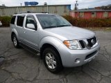 2008 Nissan Pathfinder S 4x4 Front 3/4 View