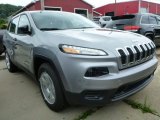 2015 Jeep Cherokee Sport 4x4 Front 3/4 View