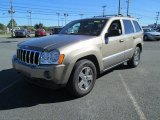 2005 Jeep Grand Cherokee Limited 4x4 Front 3/4 View