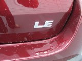 2015 Toyota Highlander LE Marks and Logos
