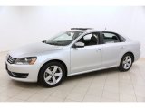 2013 Volkswagen Passat 2.5L SE Front 3/4 View