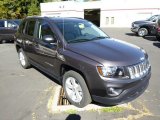 2015 Jeep Compass Latitude 4x4 Front 3/4 View