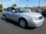 2005 Ford Five Hundred SE Front 3/4 View