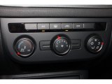 2015 Volkswagen Tiguan S Controls