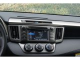2015 Toyota RAV4 LE AWD Controls