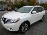 Pearl White Nissan Pathfinder in 2015