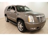2013 Cadillac Escalade Luxury AWD Front 3/4 View