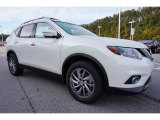 2015 Nissan Rogue SL Front 3/4 View