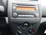 2015 Nissan Versa 1.6 S Plus Sedan Controls