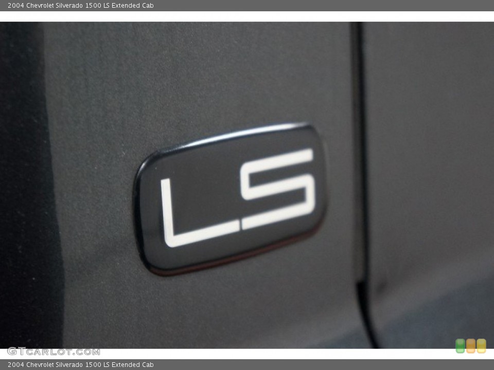 2004 Chevrolet Silverado 1500 Custom Badge and Logo Photo #108009074