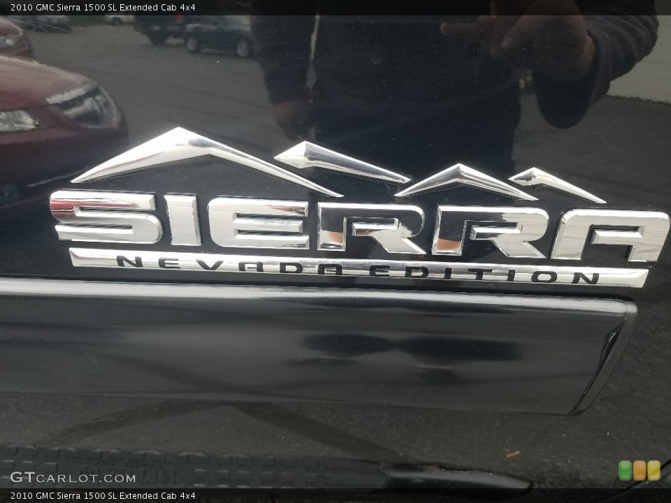2010 GMC Sierra 1500 Custom Badge and Logo Photo #120050664