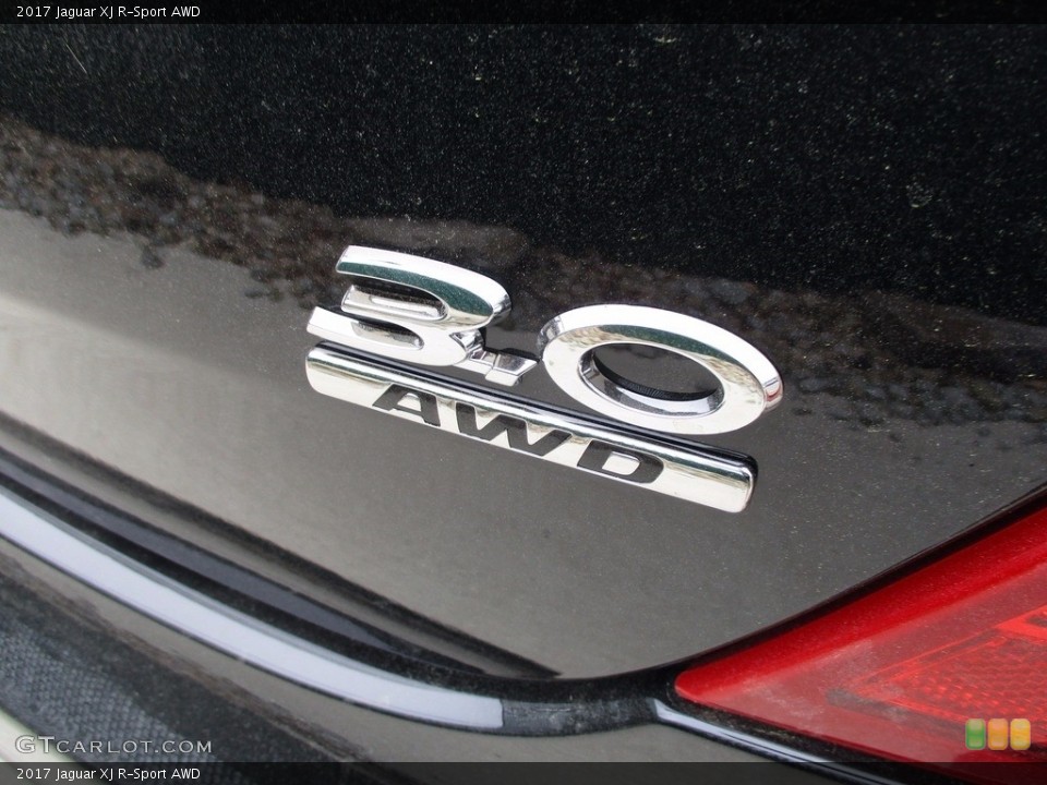 2017 Jaguar XJ Badges and Logos