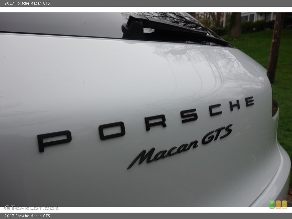 2017 Porsche Macan Custom Badge and Logo Photo #120346933