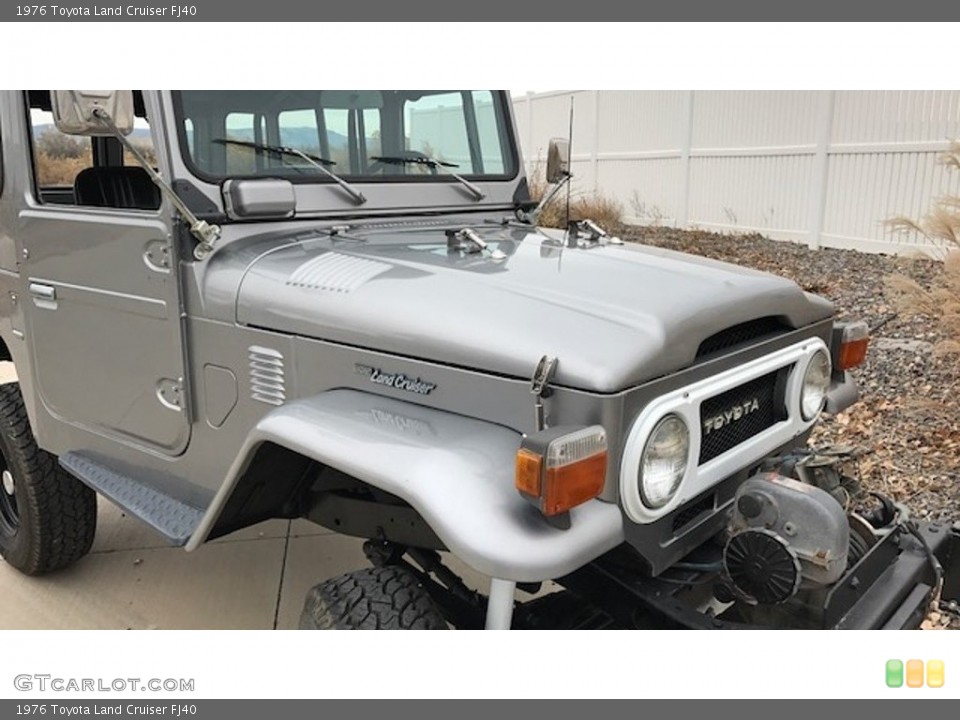 1976 Toyota Land Cruiser Badges and Logos